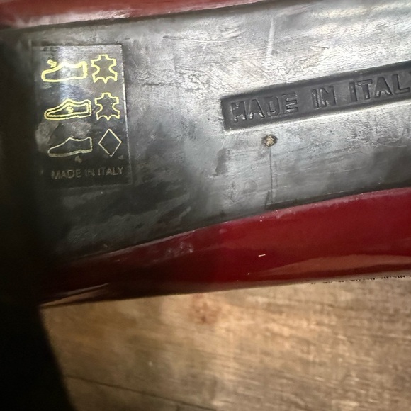 Roberto Festa size 39 (8.5) near new condition Burgundy and Black bow front heel - Picture 9 of 11